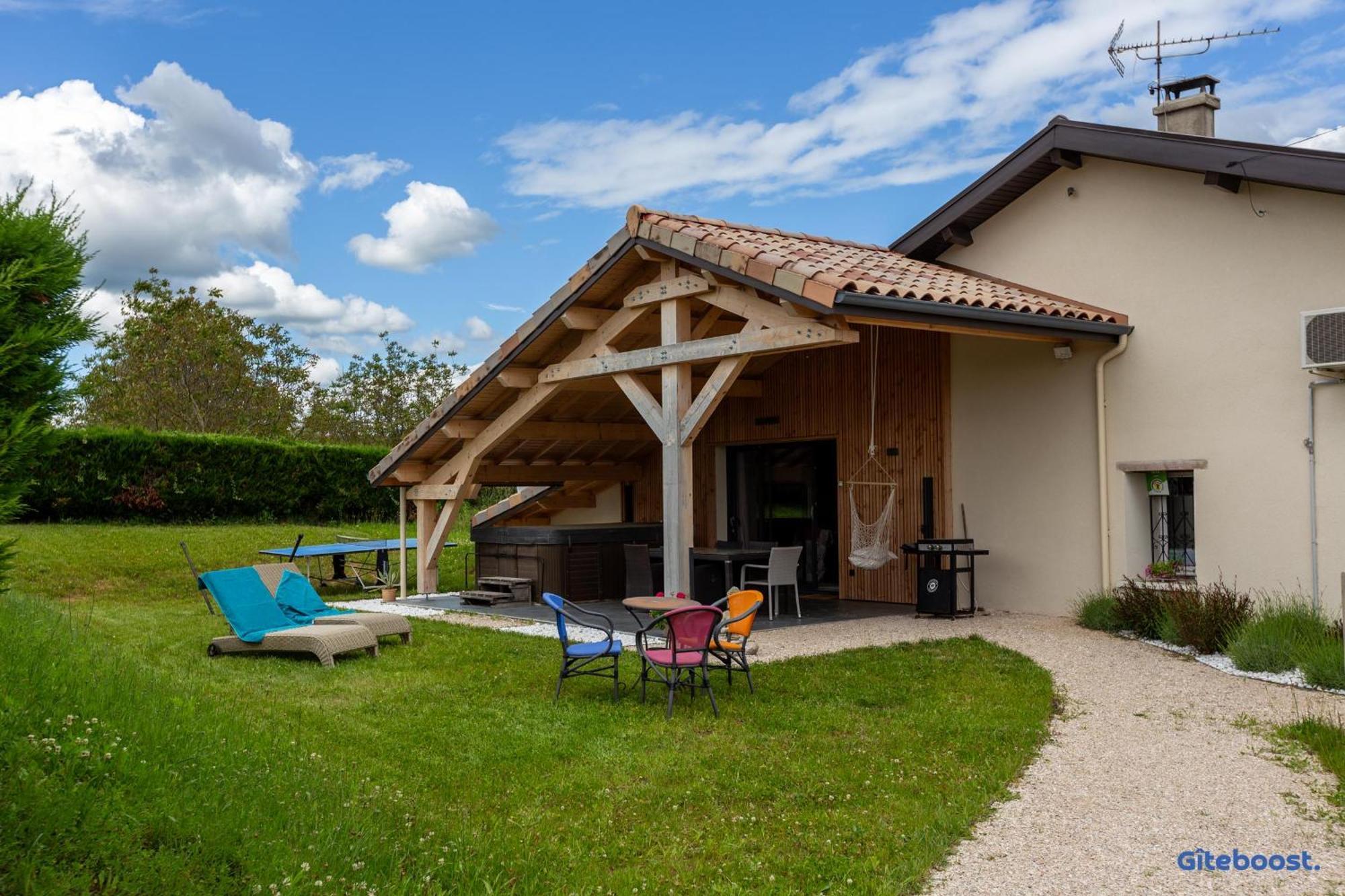 Le Val Des Sens Hotel Chatte Exterior photo