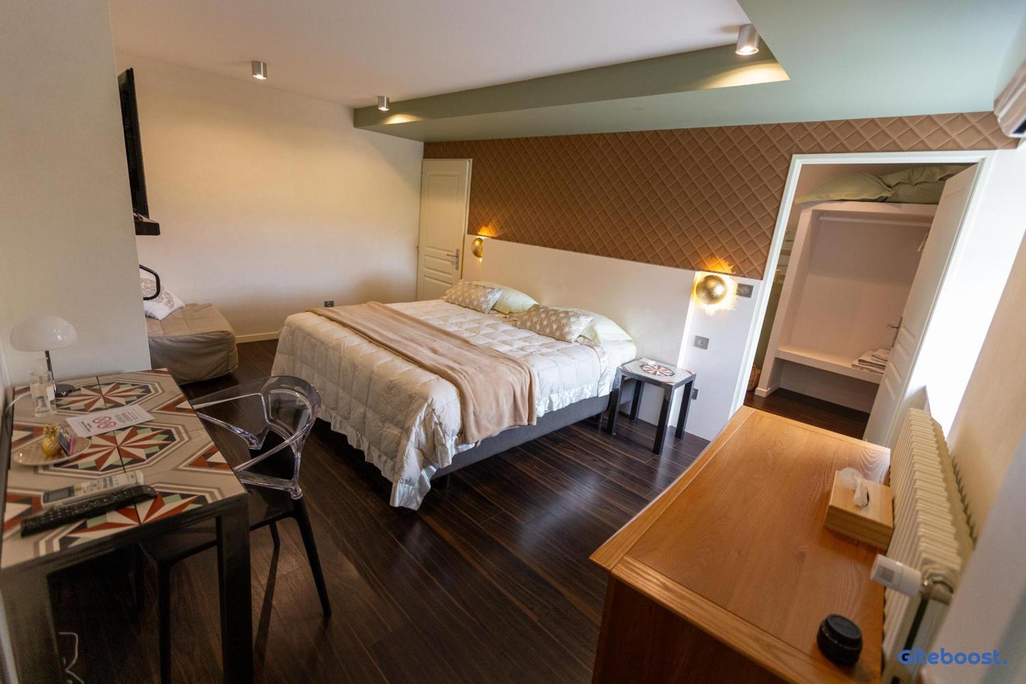 Le Val Des Sens Hotel Chatte Exterior photo